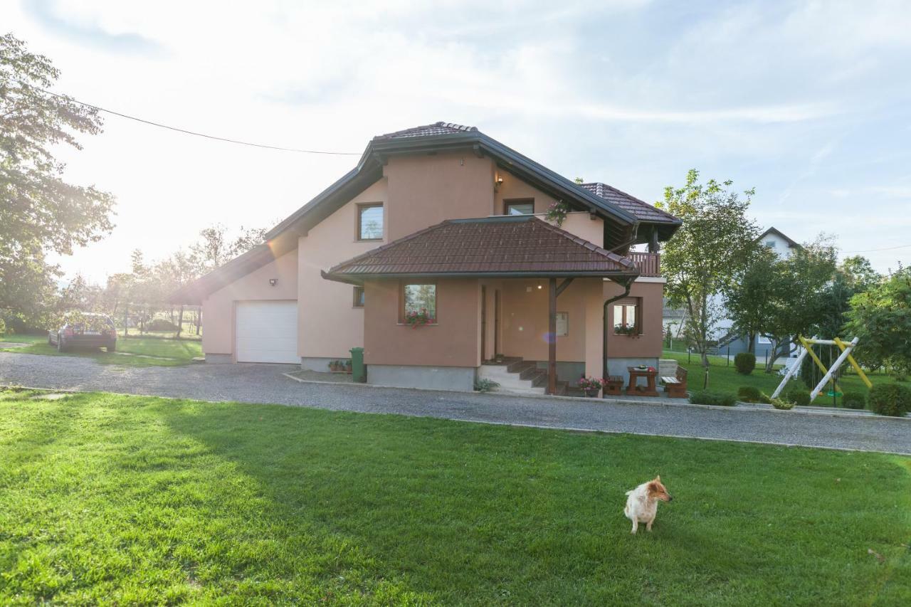 Apartment Ivan & Iva Gornji Vaganac Екстериор снимка