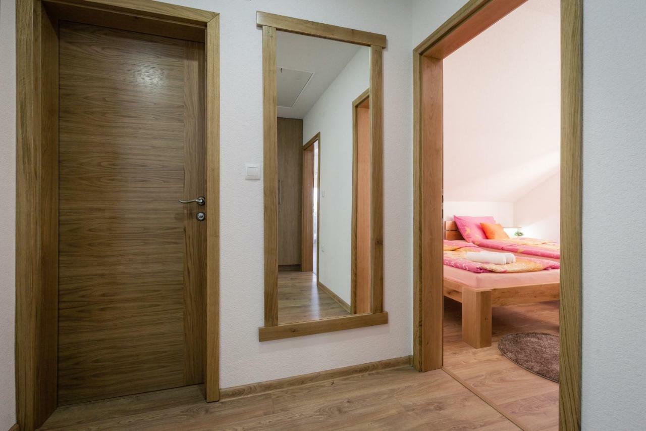 Apartment Ivan & Iva Gornji Vaganac Екстериор снимка